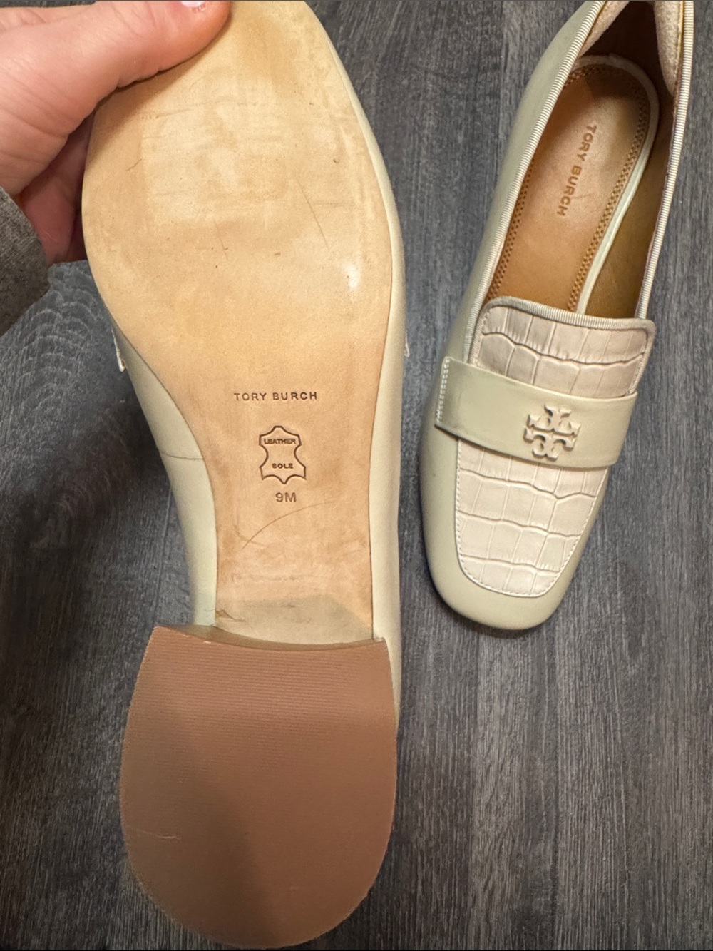 Tory Burch Cream Croc Embossed Block Heel Loafers Size 9 - Picture 5 of 5